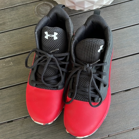 Red high top underarmour shoes - Picture 2 of 5